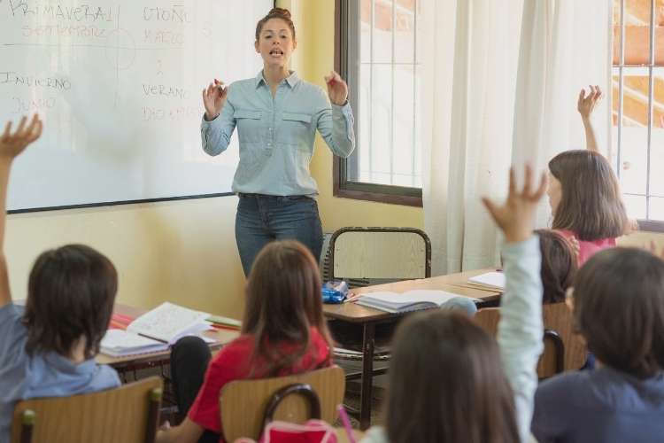 Oferta de empleo para profesor de primaria Oferta de empleo para profesor de primaria