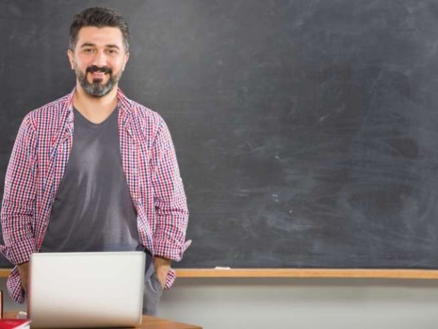 Vacante para profesor de valenciano y español