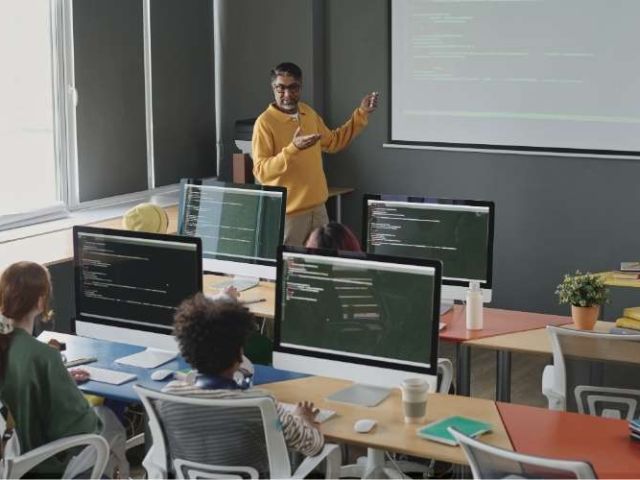 Oferta de empleo para profesor con doctorado en computación e ia