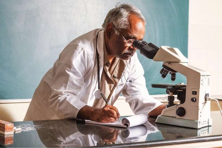Oferta de empleo para profesor del ambito cientifico Oferta de empleo para profesor del ámbito científico