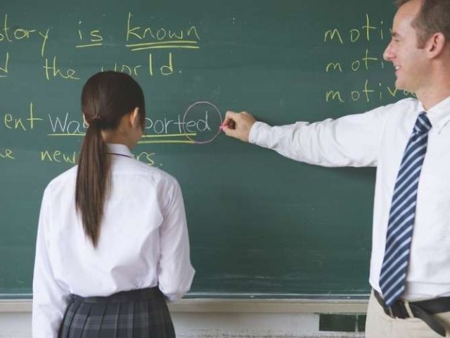 Oferta de trabajo para profesor de primaria con inglés