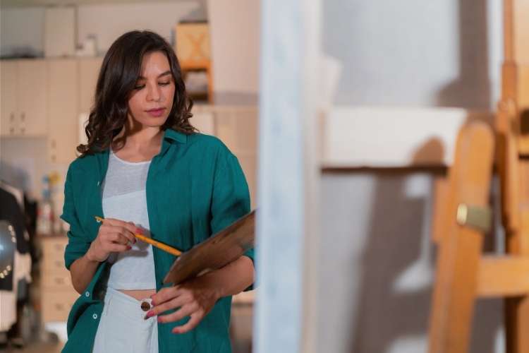 Trabaja como docente de pintura Trabaja como docente de pintura