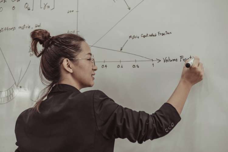 Trabaja como profesor de Matemáticas