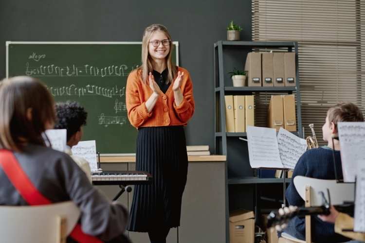 Requerimiento de talento para profesor de música