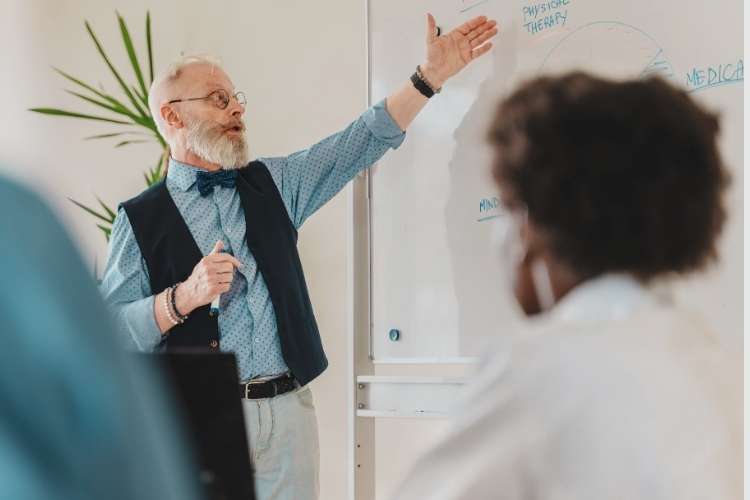 Empleo para profesor de psicología con doctorado Empleo para profesor de psicología con doctorado