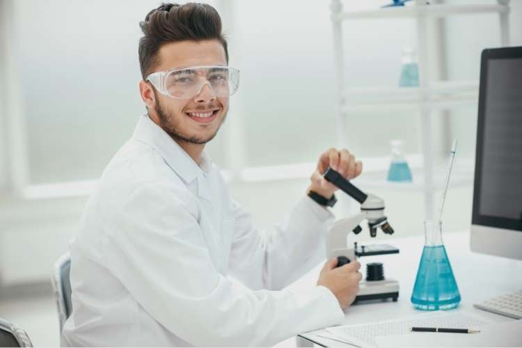 Oferta de empleo para profesor de biología y física y química