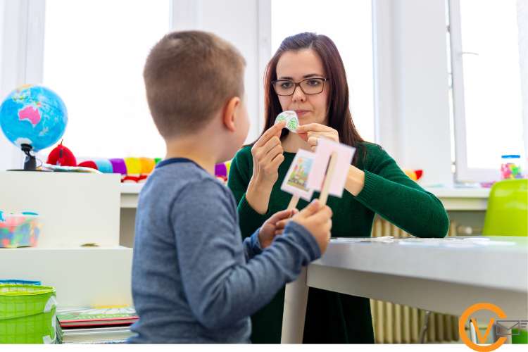 Empleo como maestra de pedagogía terapéutica y audición y lenguaje Empleo como maestra de pedagogía terapéutica y audición y lenguaje