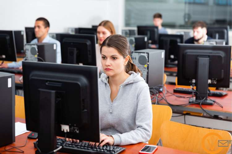 Oferta de empleo para profesores de informática Oferta de empleo para profesores de informática