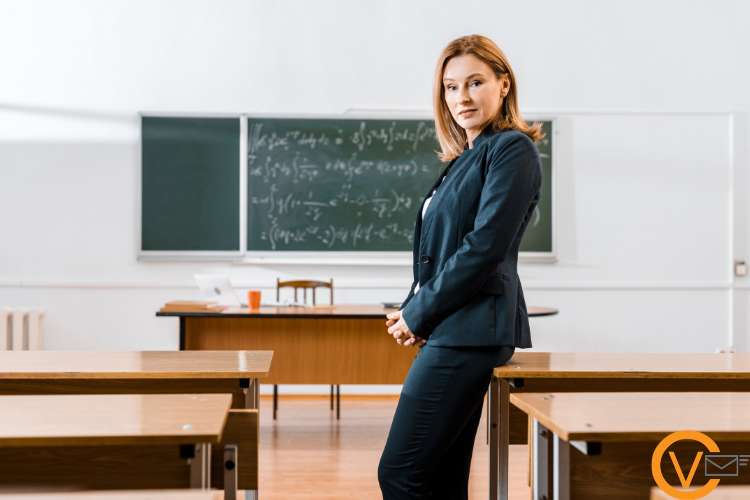 Trabaja como profesor de francés Trabaja como profesor de francés