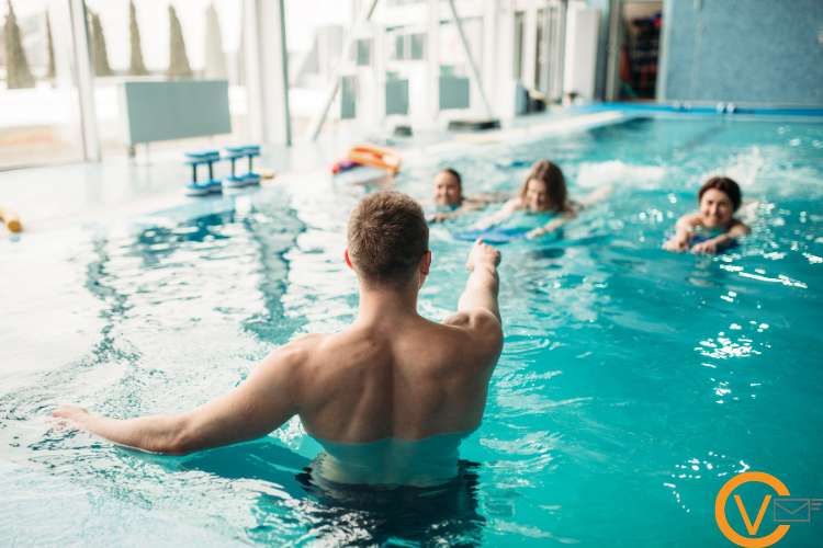 Trabaja como profesor de natación Trabaja como profesor de natación