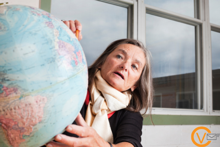 Trabaja como profesor de geografía e historia(1) Trabaja como profesor de geografía e historia