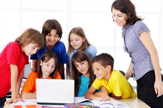 Nuevas vacante de profesor en Madrid. Conoce todas las oportunidades de empleo en colegios. Envía tu curriculum a los colegios con CVExpres.