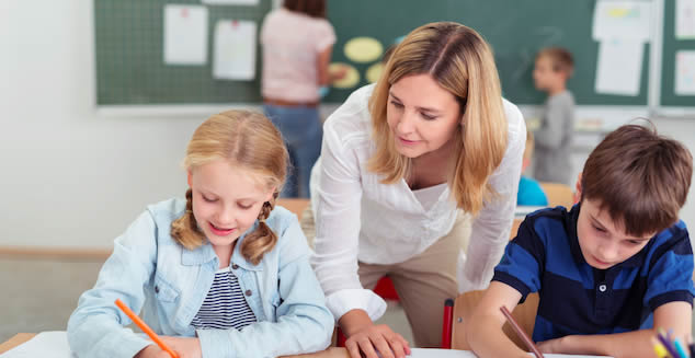 Enviar el curriculum por correo postal a colegios privados