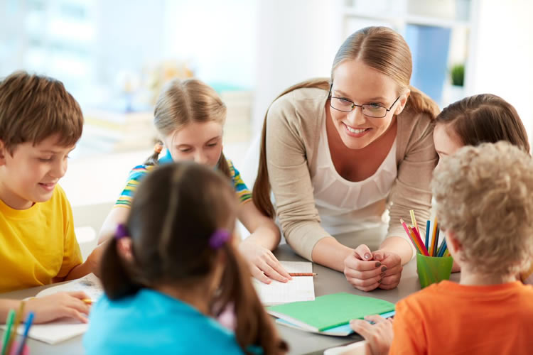 Oferta de trabajo como maestro de educación primaria