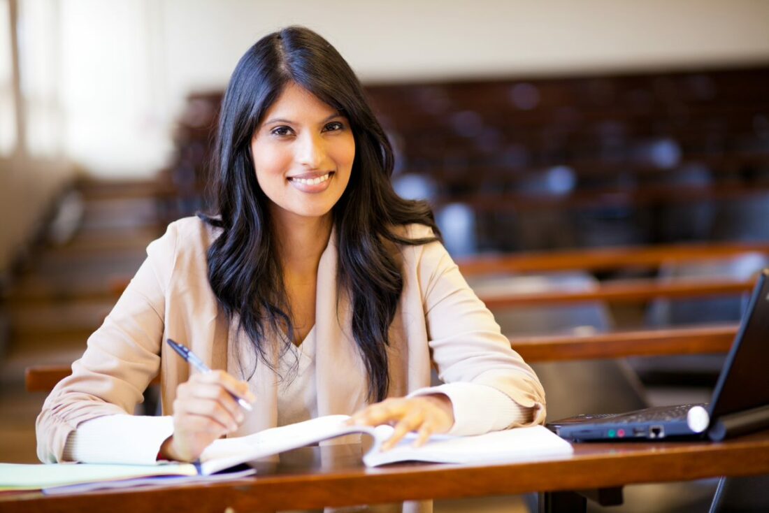 Oferta de trabajo como profesor de lengua y literatura